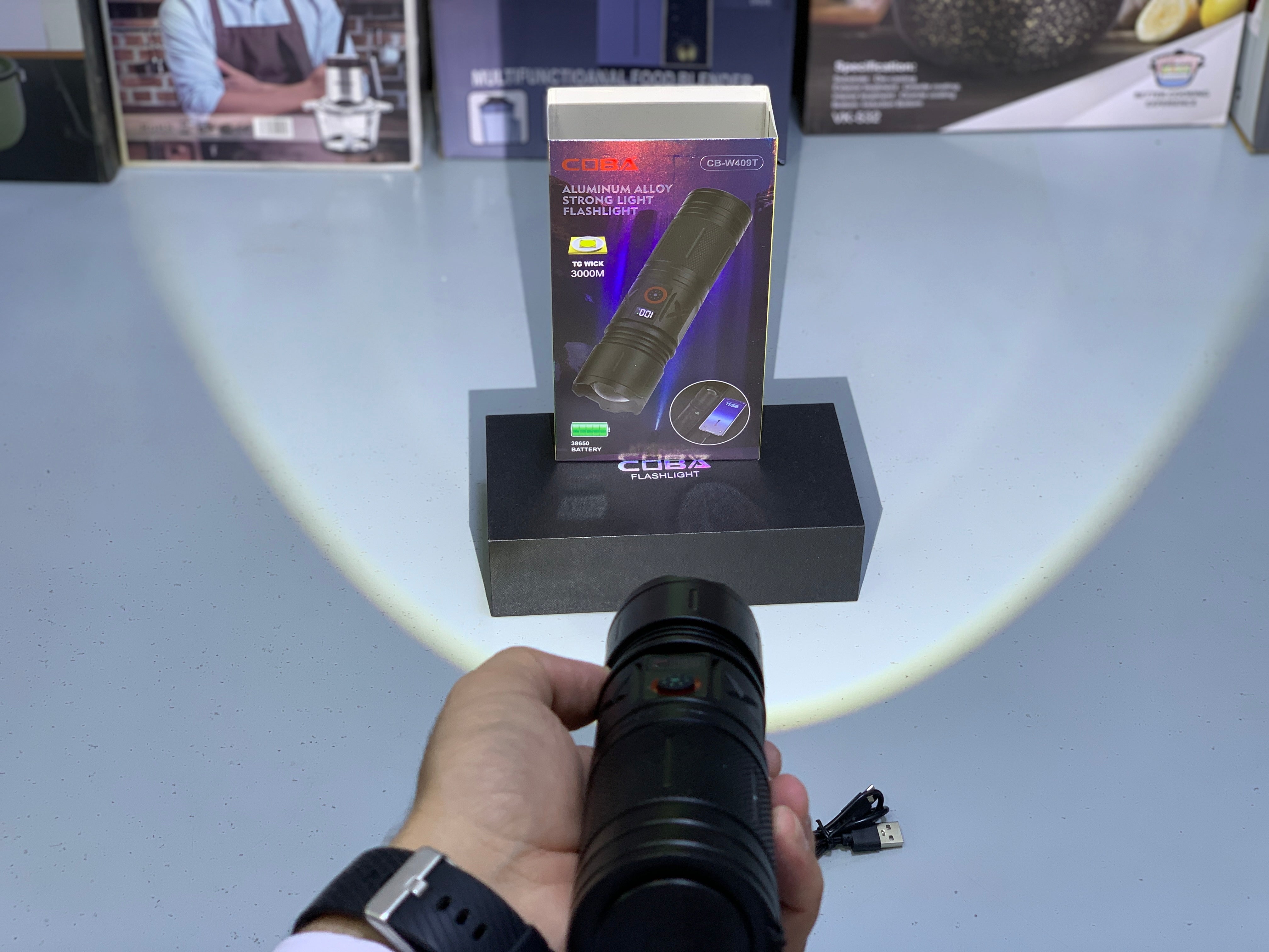 Coba Laser Torch , Handheld outdoor Flashlight Model : CB-G671