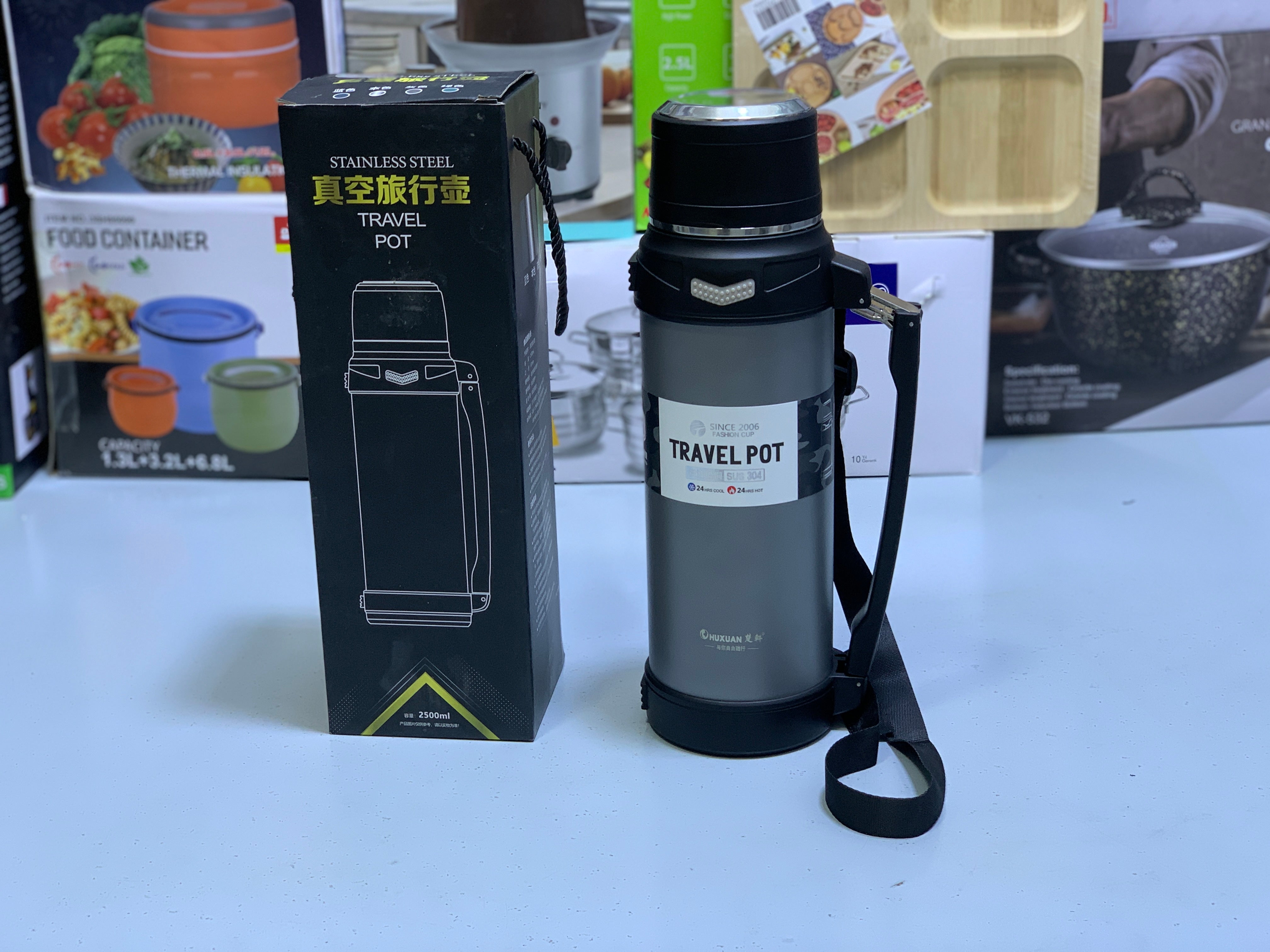 Travel Pot Water Bottle 2500ml and SUS 304 Stainless Steel Hot and Cool 24 Hours
