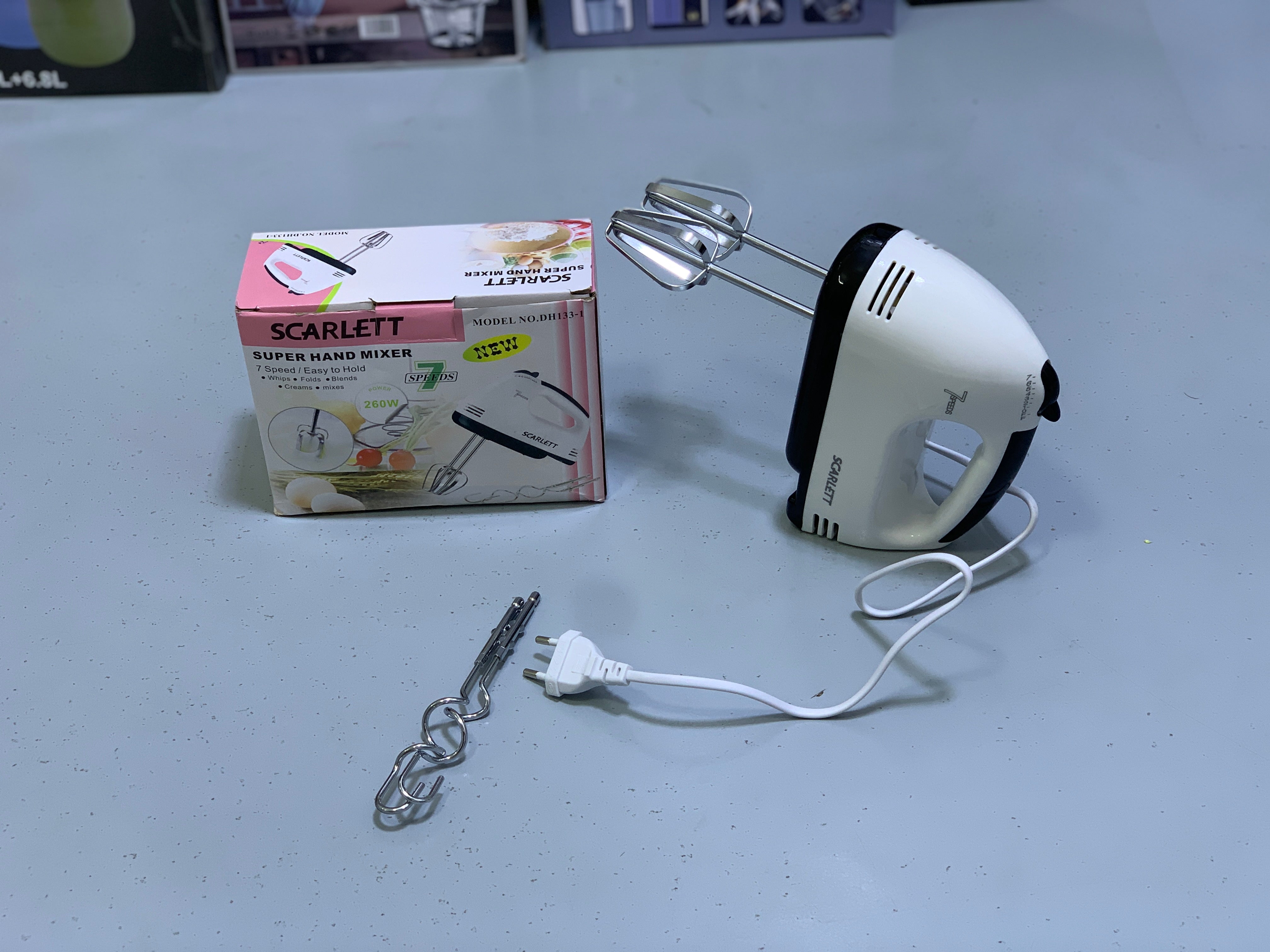 SCARLETT Super Hand Mixer 7 Speeds Easy to Hold and 260w
