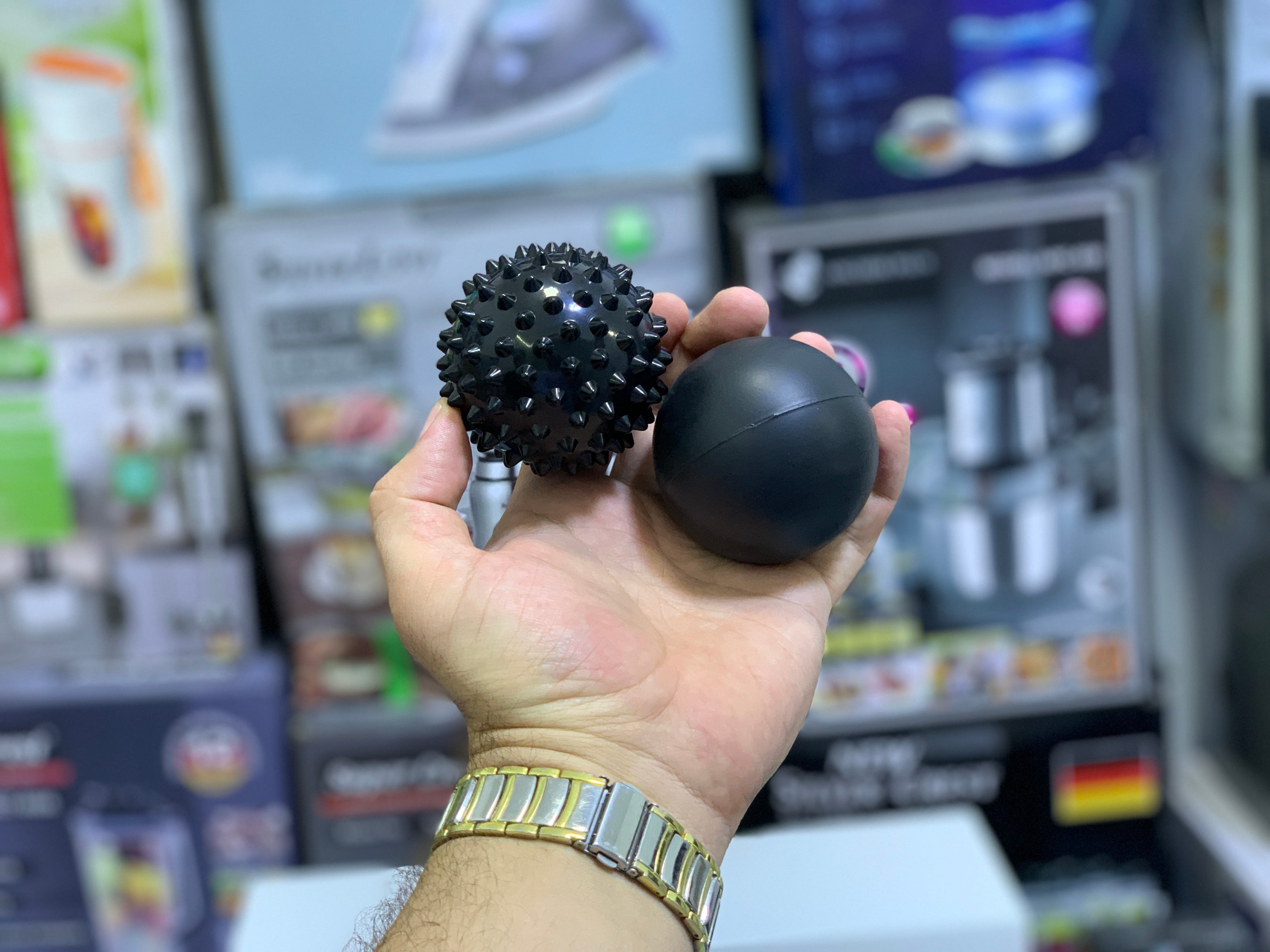 Chirogun percussion Massage Gun 4 Speeds and 17 Massage Heads with Two massage balls