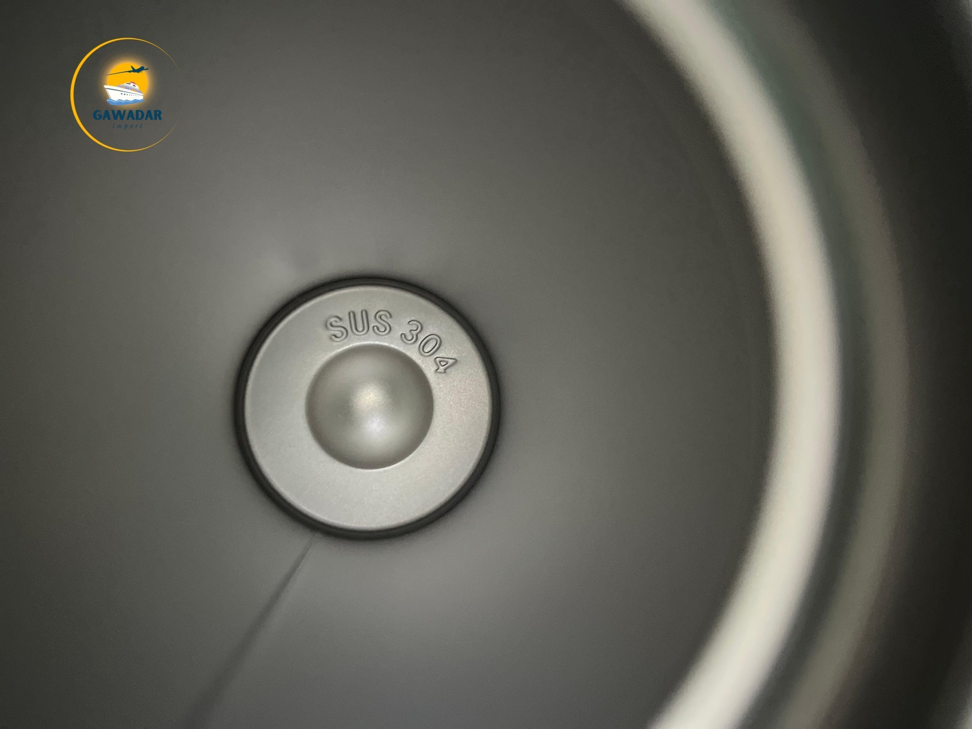 Hanif Traders's SPORT Brand Vacuum Water Bottle 500ml , Stainless Steel Build In Straw