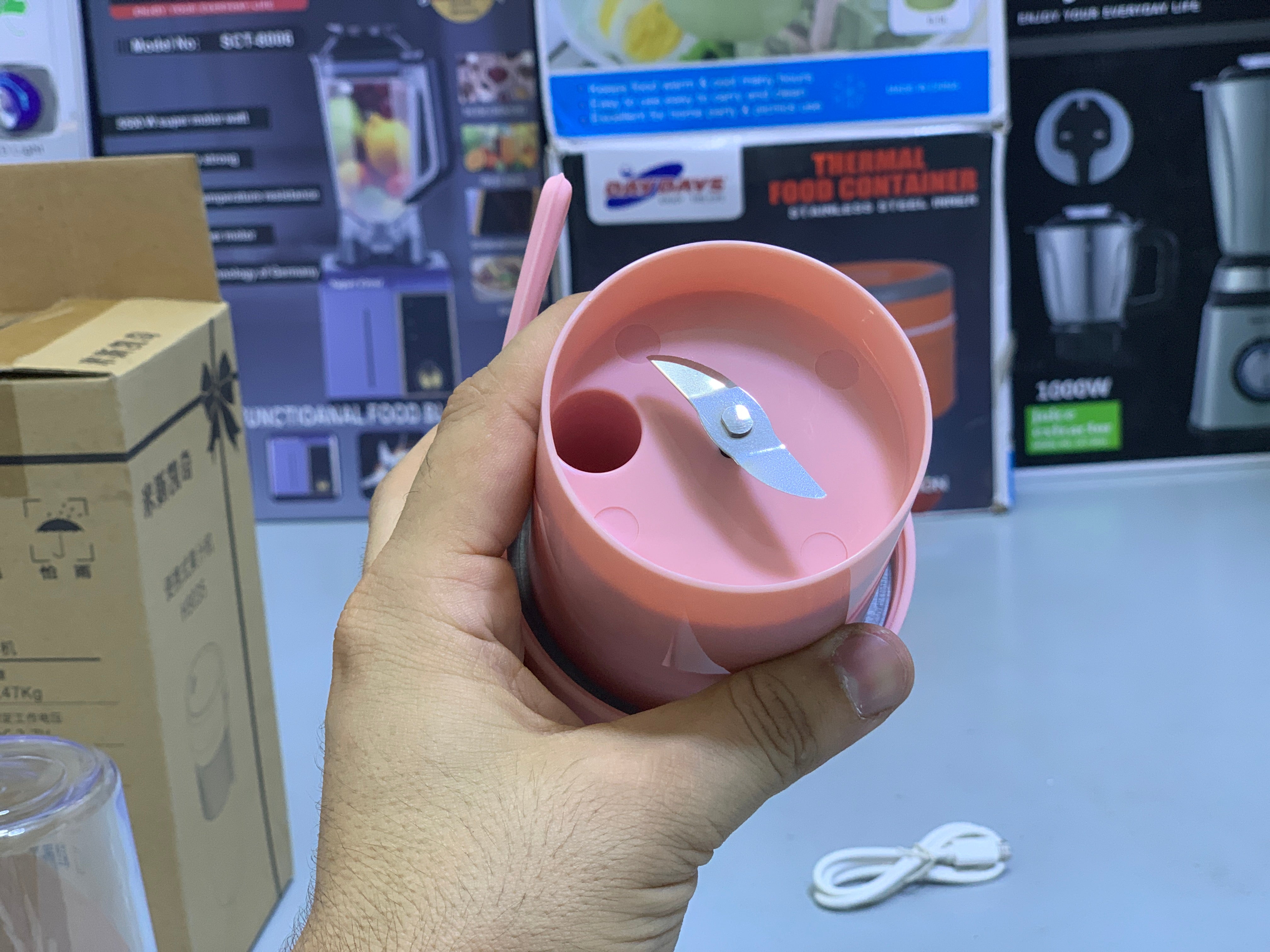 Portable Juicer 300ml 50w Model: H9035