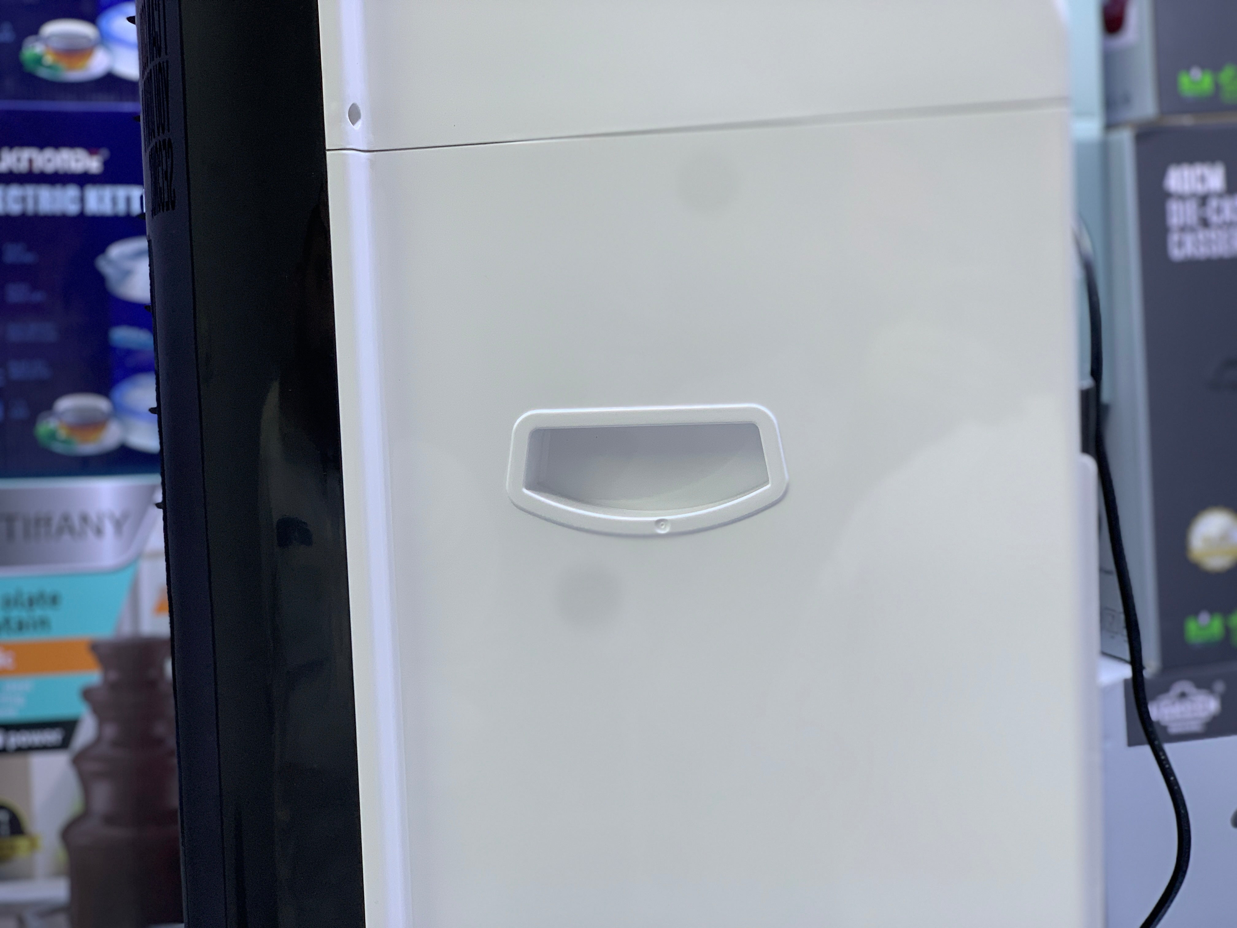 Geepas air cooler BIG Water Tank HoneyComb Pattern cooling technology 150w