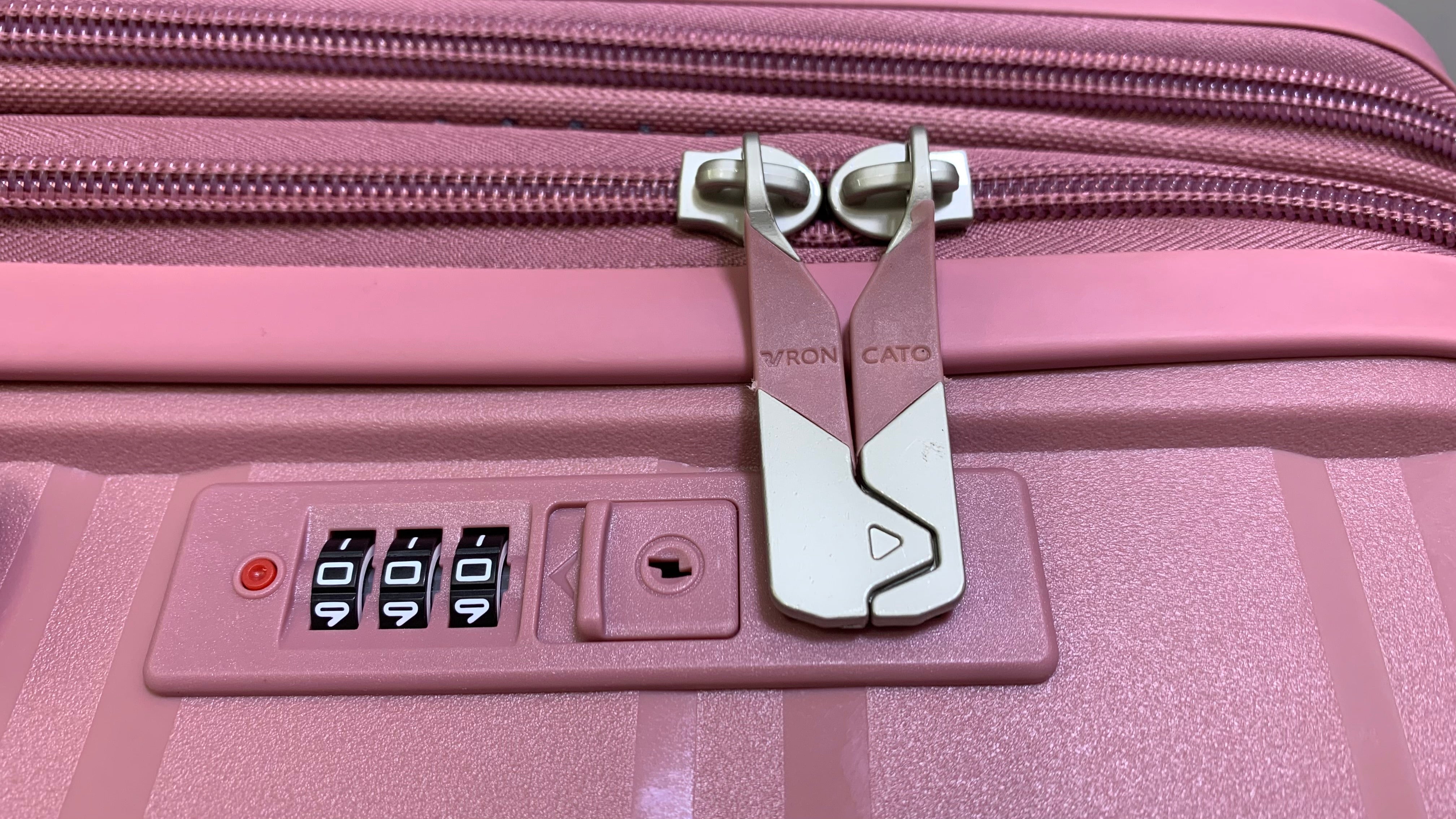 Italian Roncato 3 Pieces Suitcase Set