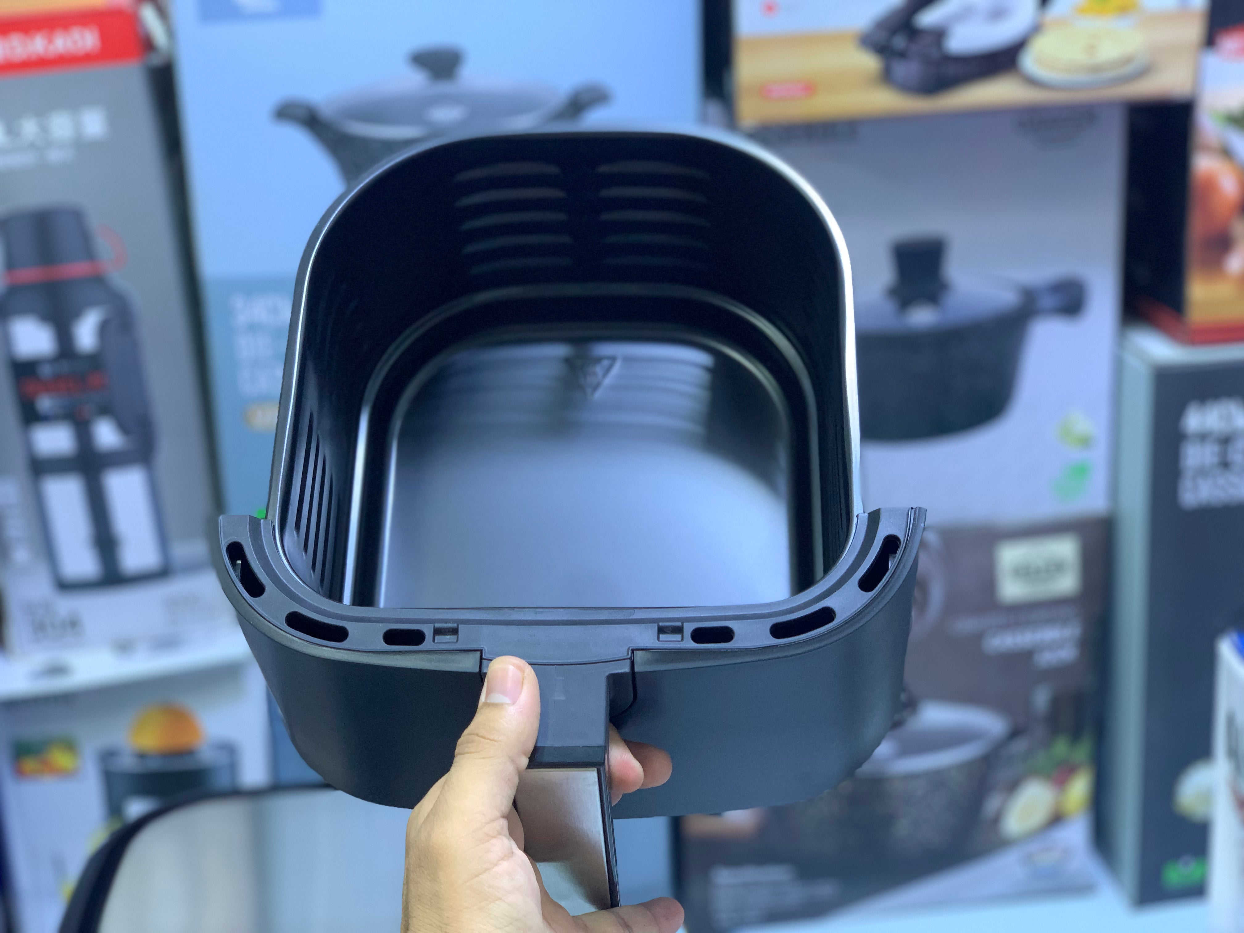 Povena Healthy Air Fryer 5.5L capacity Temperature Control