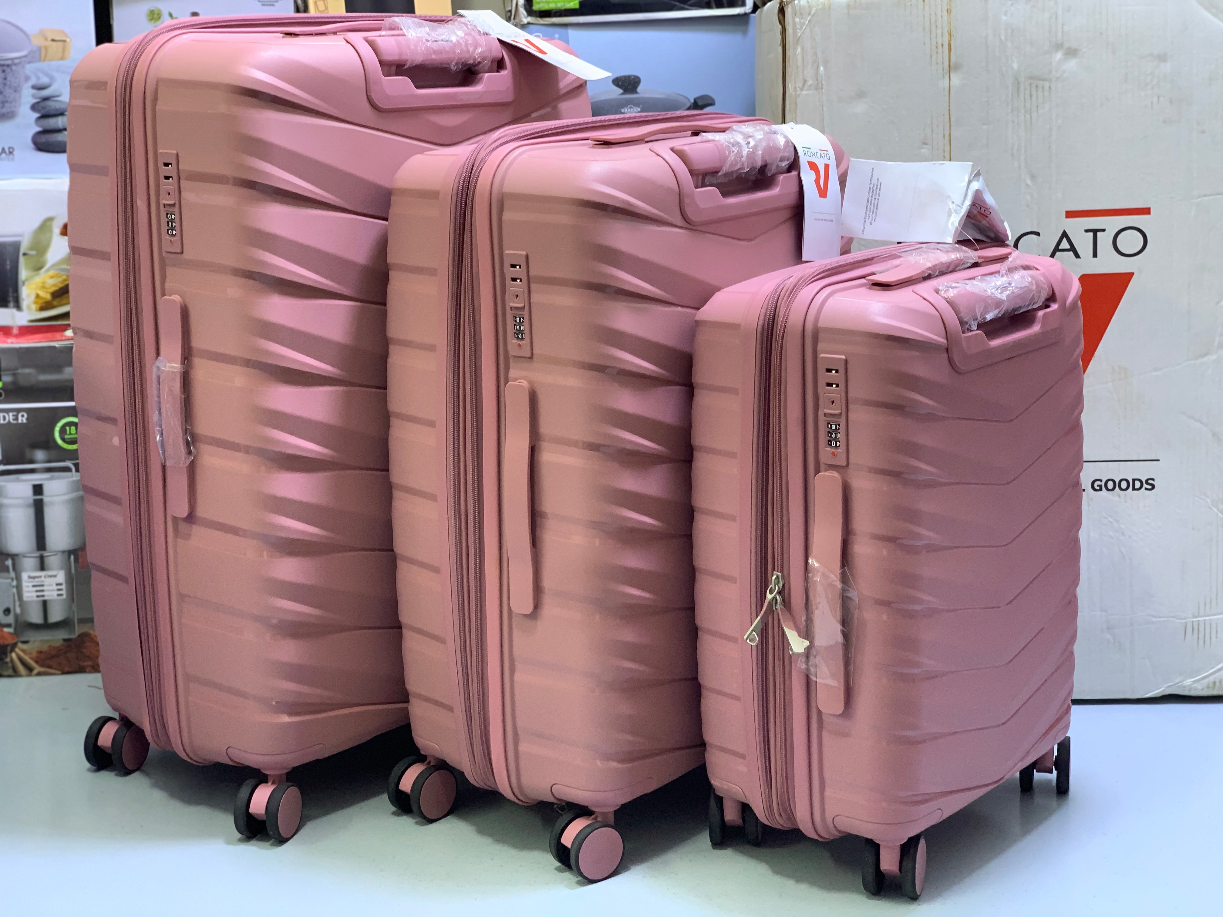 Italian Roncato 3 Pieces Suitcase Set