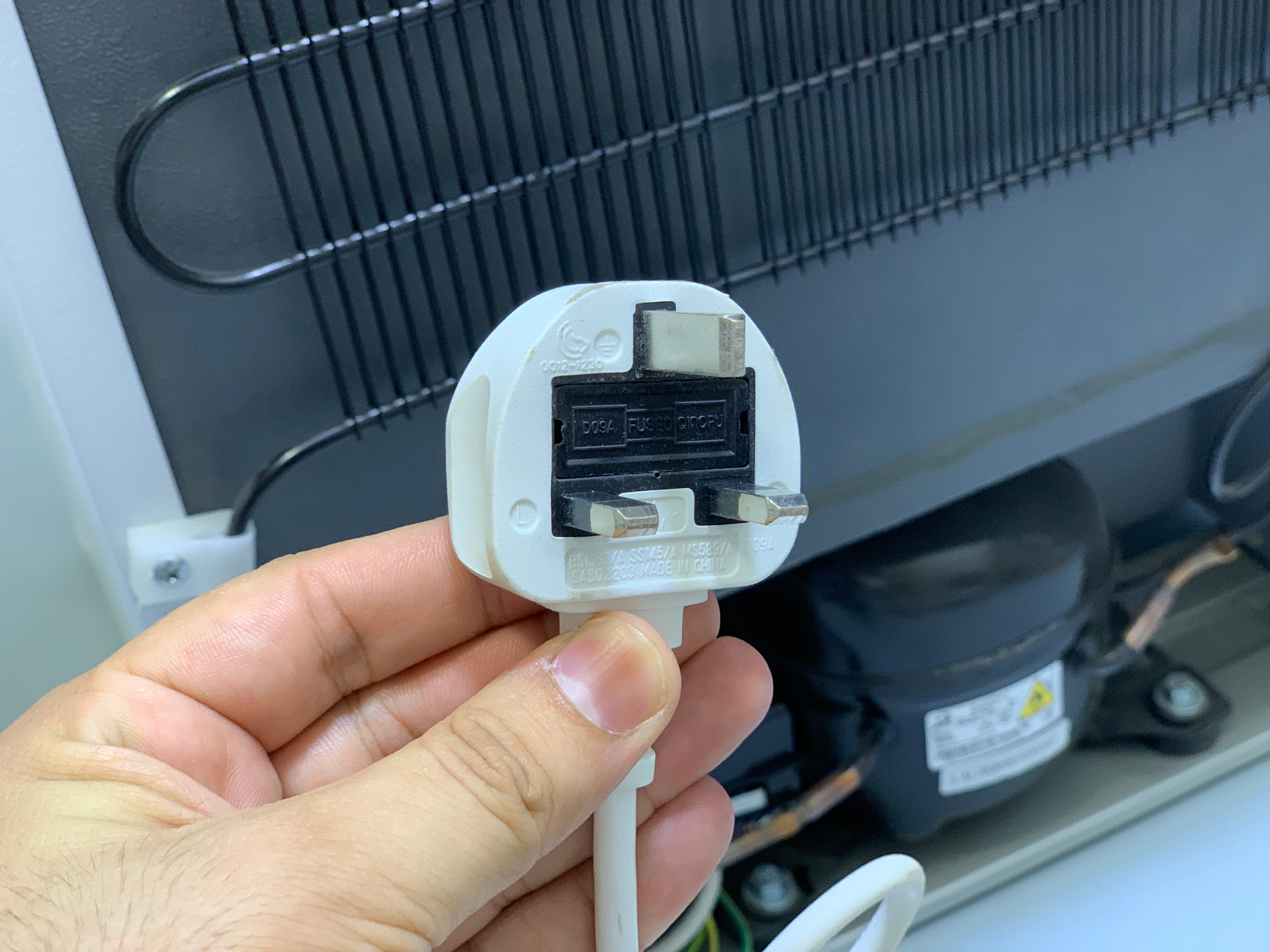 GEEPAS Mini Refrigerator 40L Space saving and efficient for Office and Room