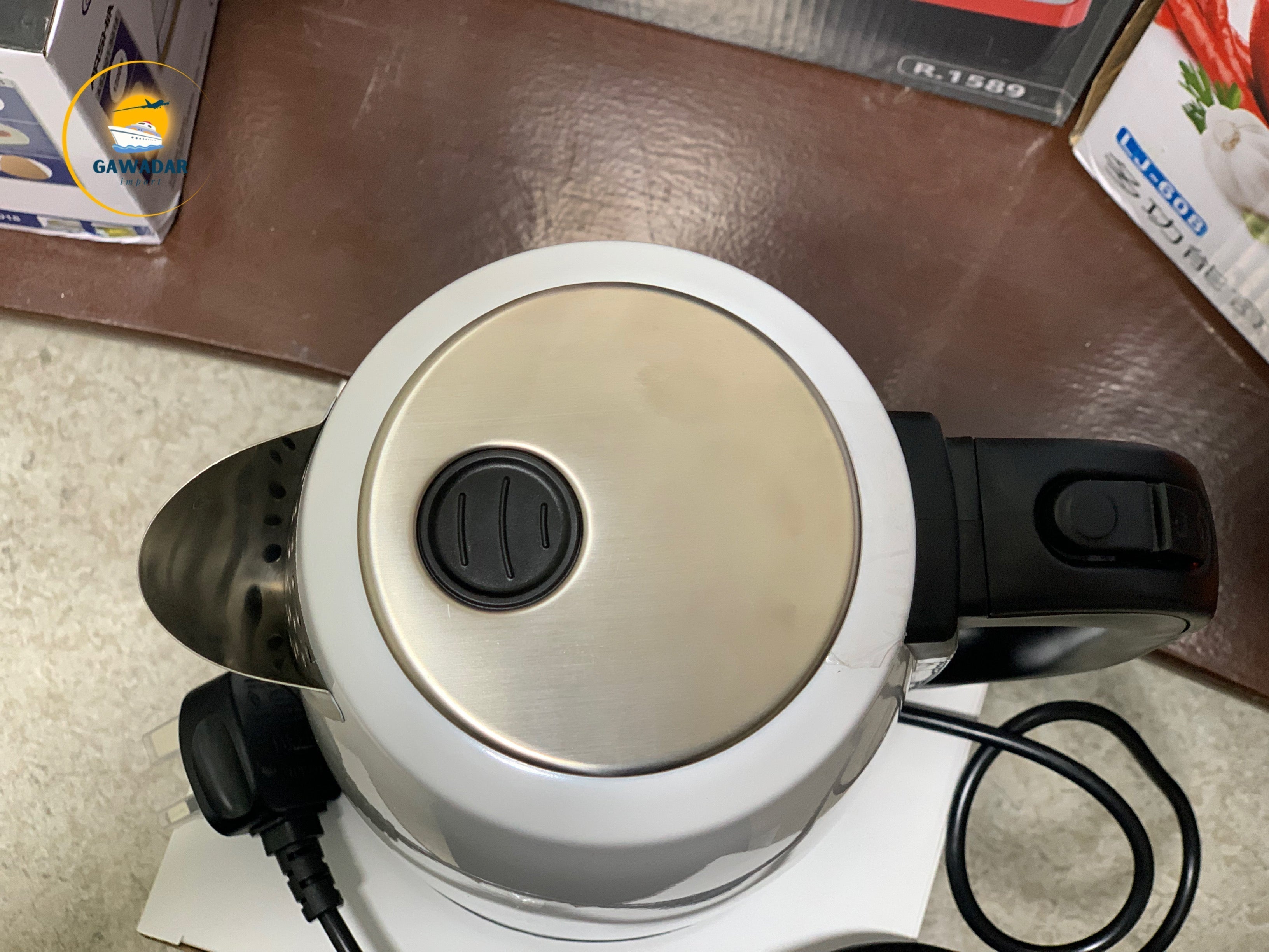 Hanif Traders's Japan Imported Miniso Electric Kettle For Home