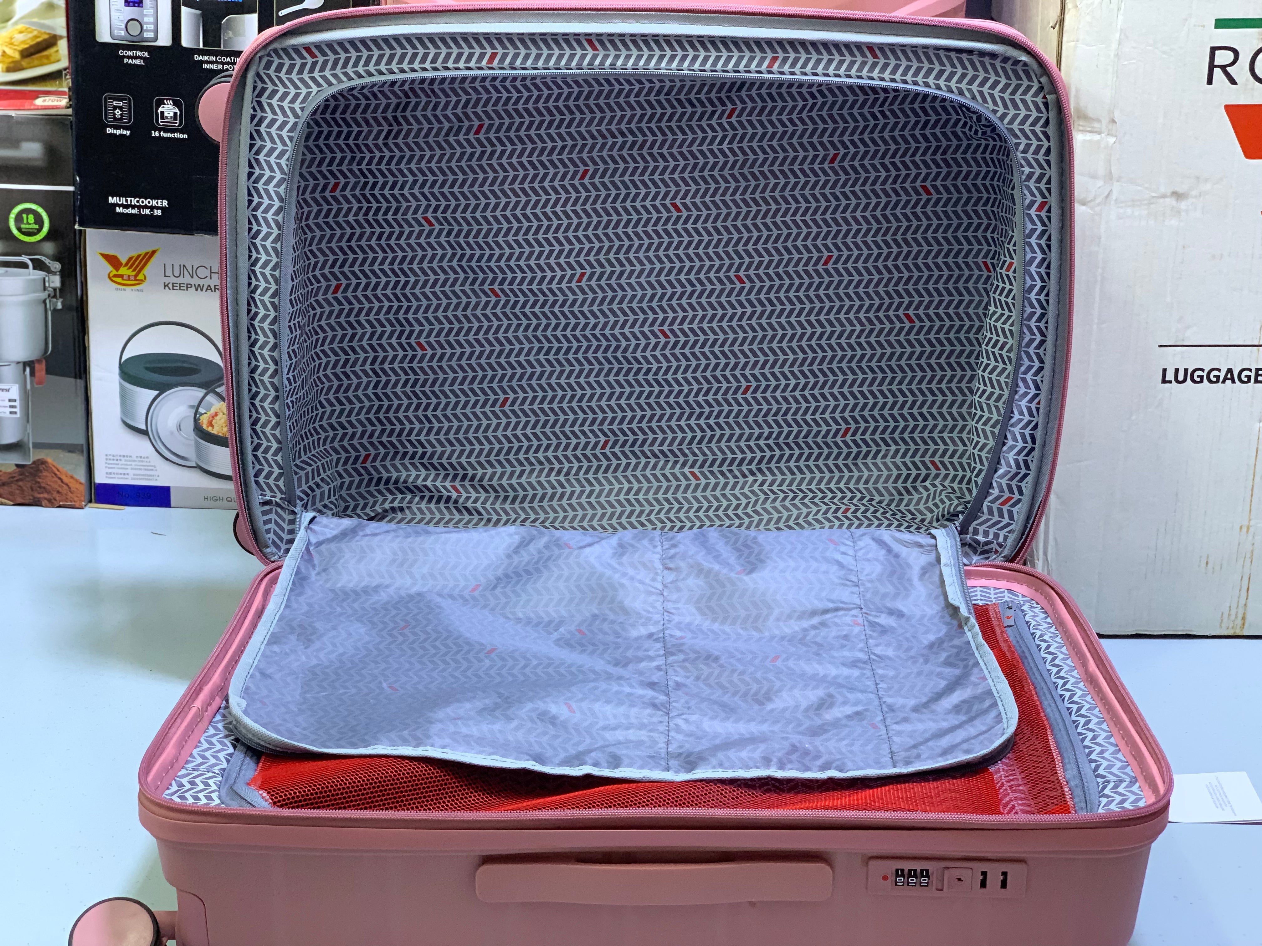 Italian Roncato 3 Pieces Suitcase Set