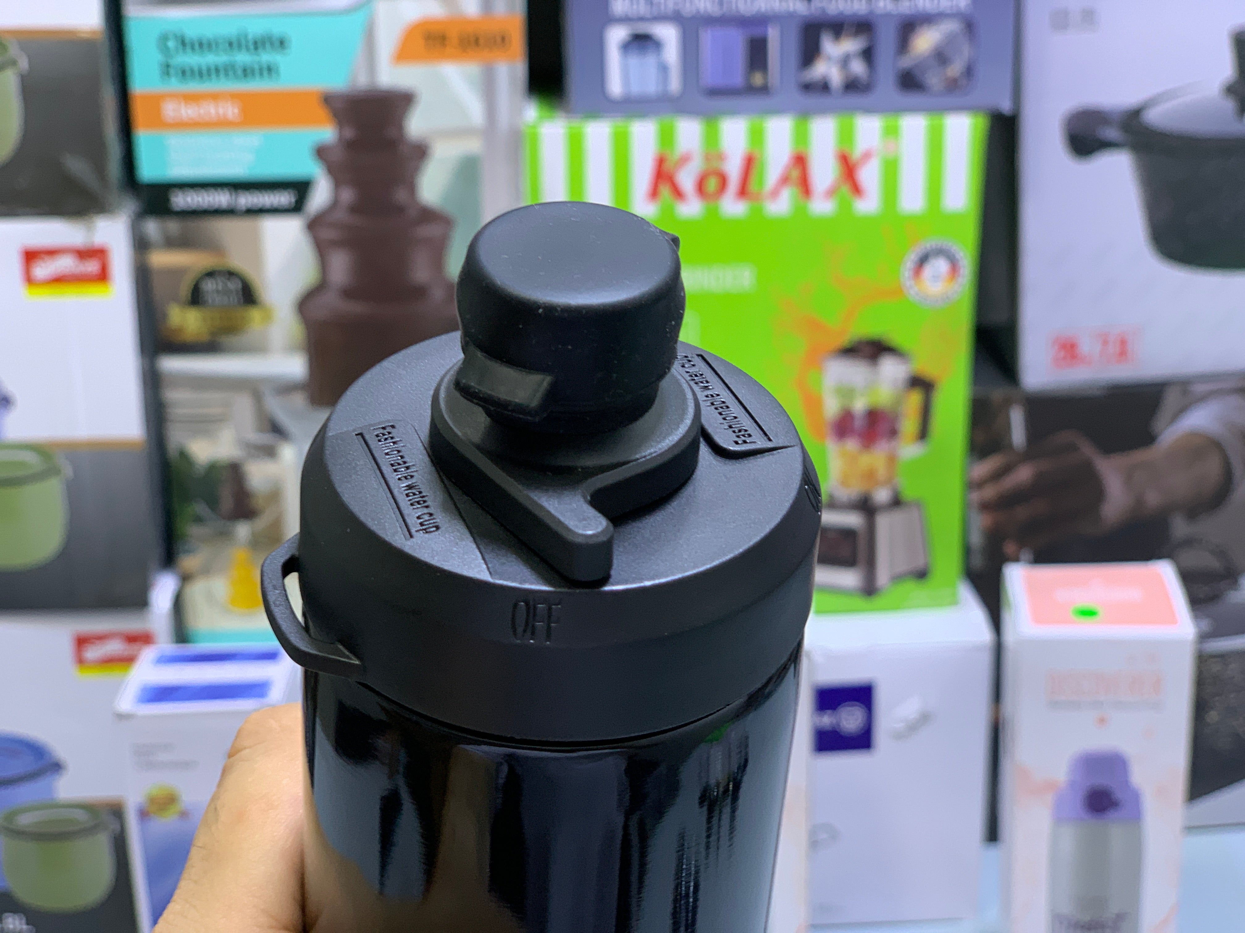 Insulated Water Bottle 680ml Hot and Cool