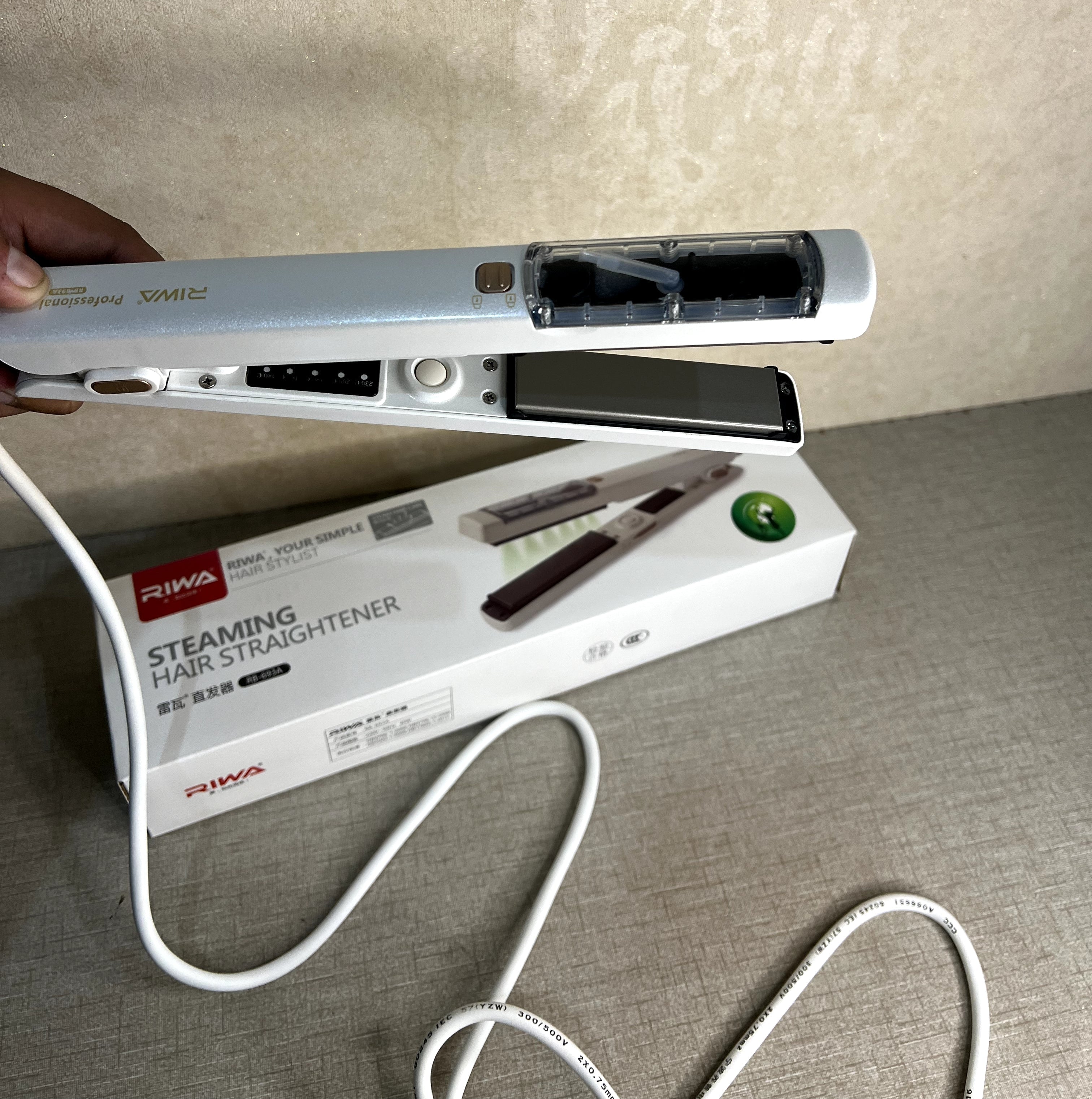 Hanif Traders™ Riwa – Steaming Hair Straightener with 2 Setting for Steam & Adjustable Temperature