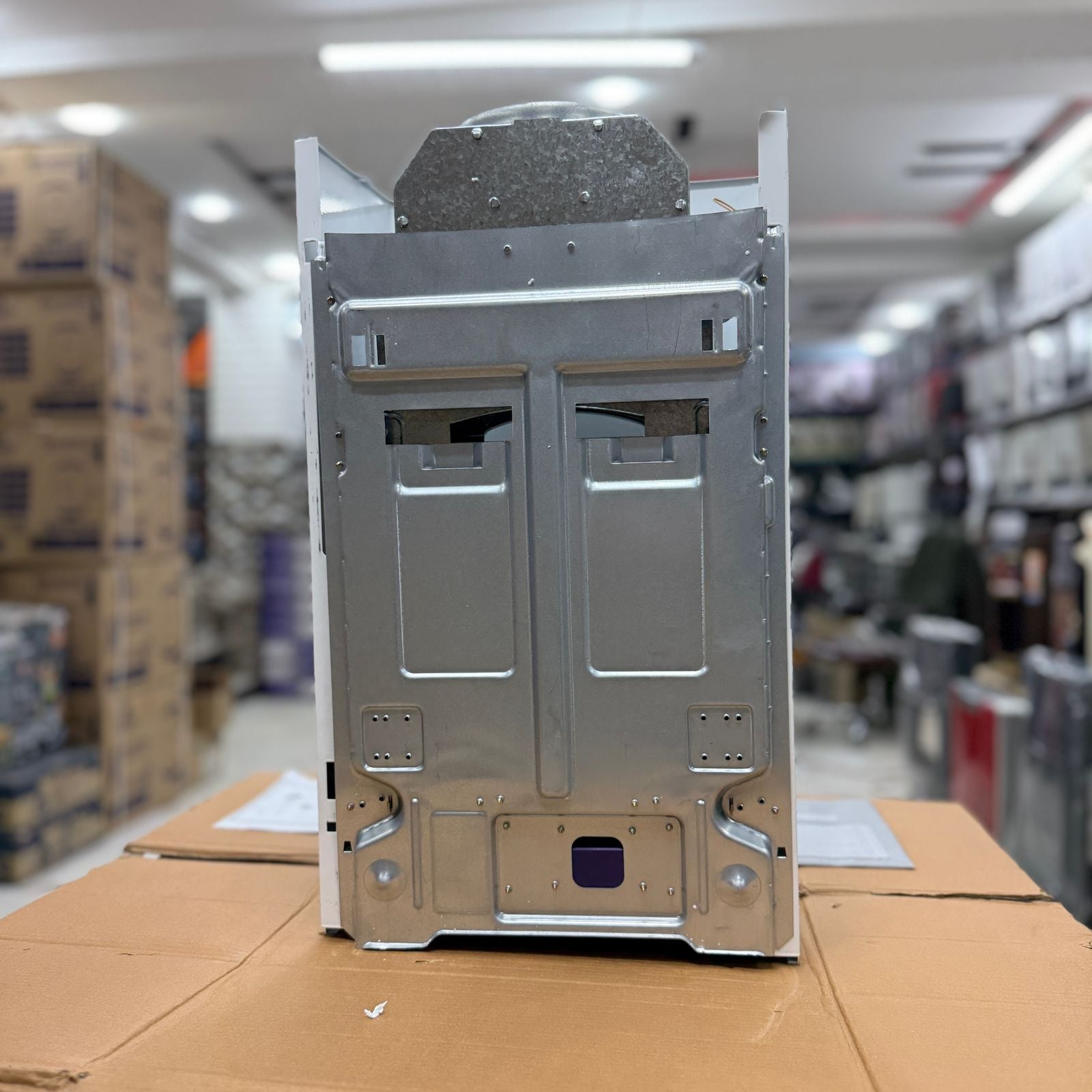 BUTANE INSTANT GEYSER B4218I-TURBO